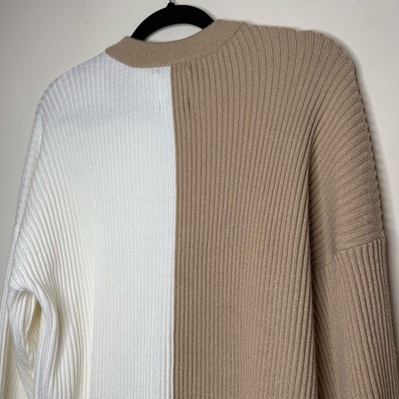 ABERCROMBIE + FITCH Soft Af Collection Cozy Ribbed Two Toned Color Block Sweater - Picture 8 of 10